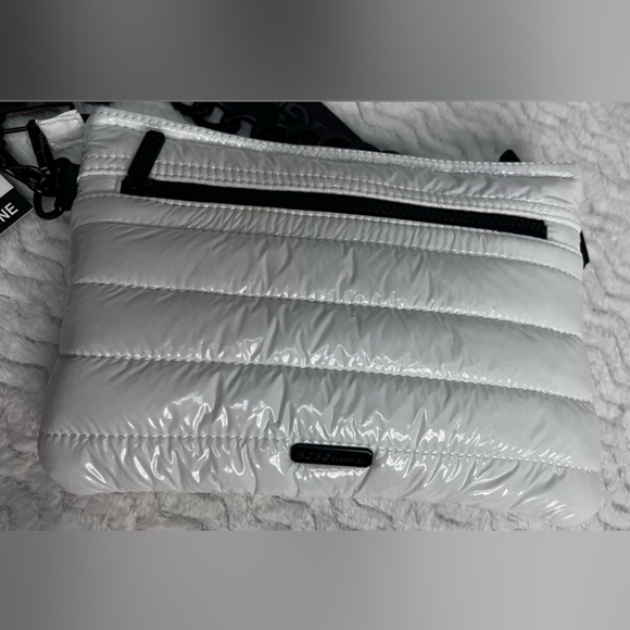 BCBGeneration crossbody & shoulder bag white with black strap, chain & zippers. - Picture 3 of 5